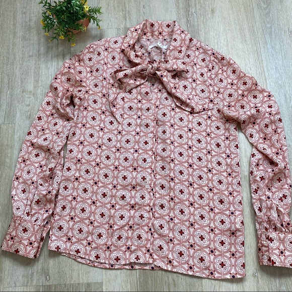 Avec Les Filles Pussy Bow Tie Neck Printed Blouse - Picture 6 of 10